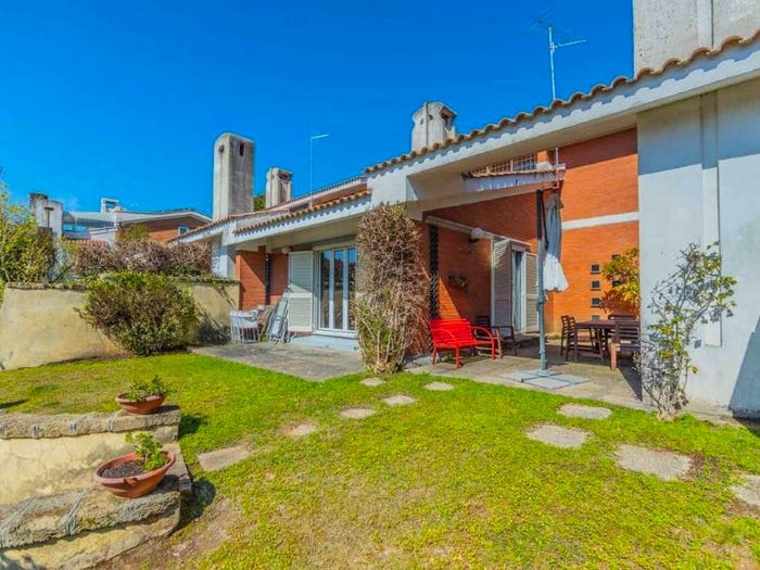 Casa con 5 locali in vendita in via Garigliano, Tor San Lorenzo Nuova California, Ardea