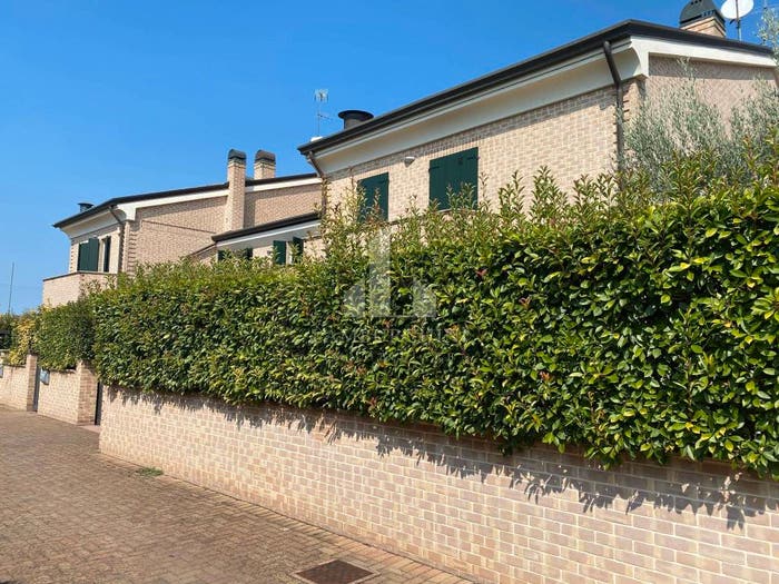 Casa quadrilocale in vendita in Francolino, Ferrara