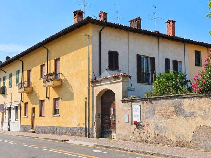 Appartamento trilocale in vendita in Piazza XXI Luglio, Centro, Robecco sul Naviglio