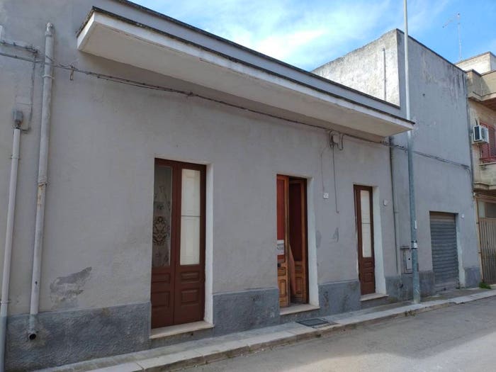 Appartamento con 6 locali in vendita in Via Pigno, Centro, Guagnano