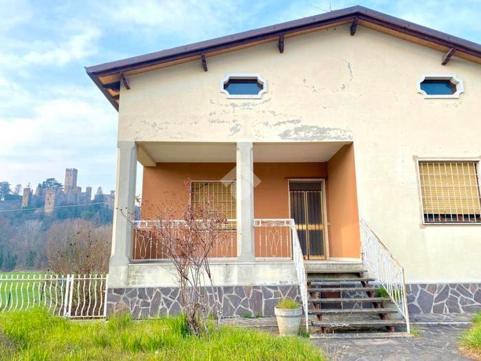 Casa quadrilocale in vendita in Strada dei Pallastrelli, Centro, Castell'Arquato