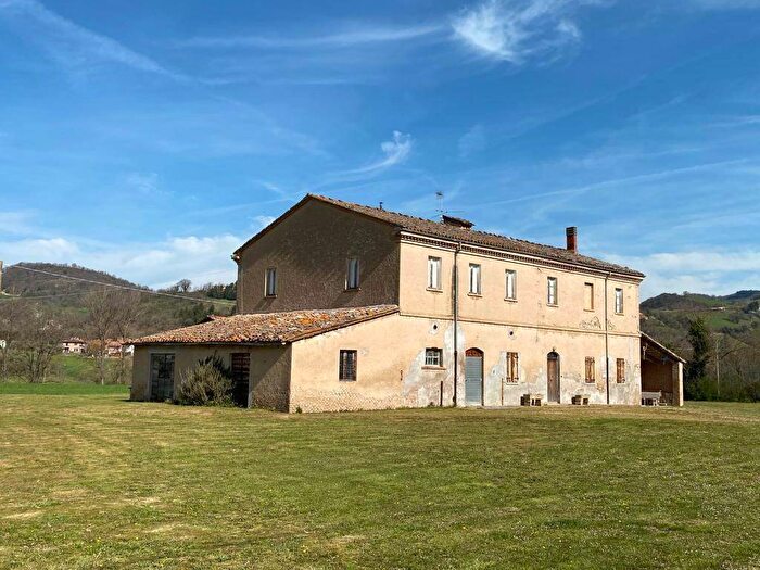 Casa con 6 locali in vendita in Località Capannelle, Centro, Fermignano