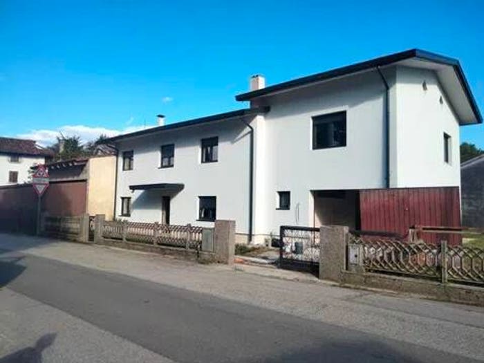 Casa con 6 locali in vendita in Via San Pio X, Francenigo, Gaiarine