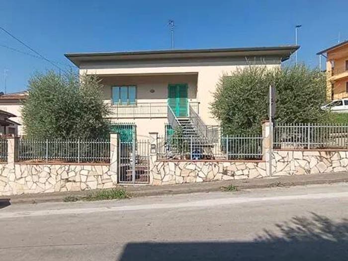 Casa trilocale in vendita in Via Bruno Buozzi, Centro, Pieve a Nievole