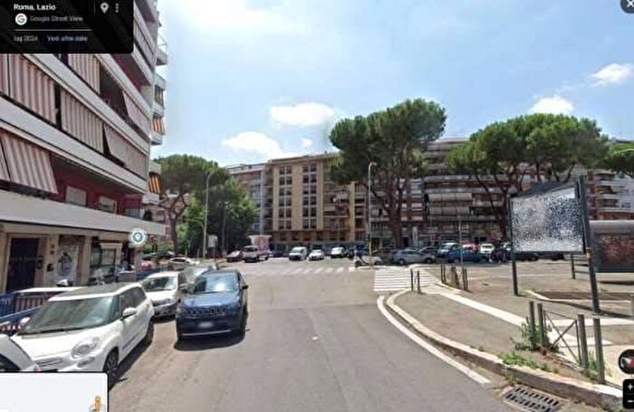 Appartamento con 6 locali in vendita in Largo dei Colli Albani, Colli Albani, Roma