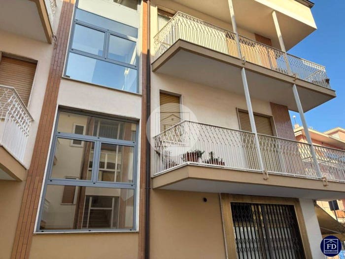 Appartamento trilocale in vendita in via aurelia, Centro, Loano
