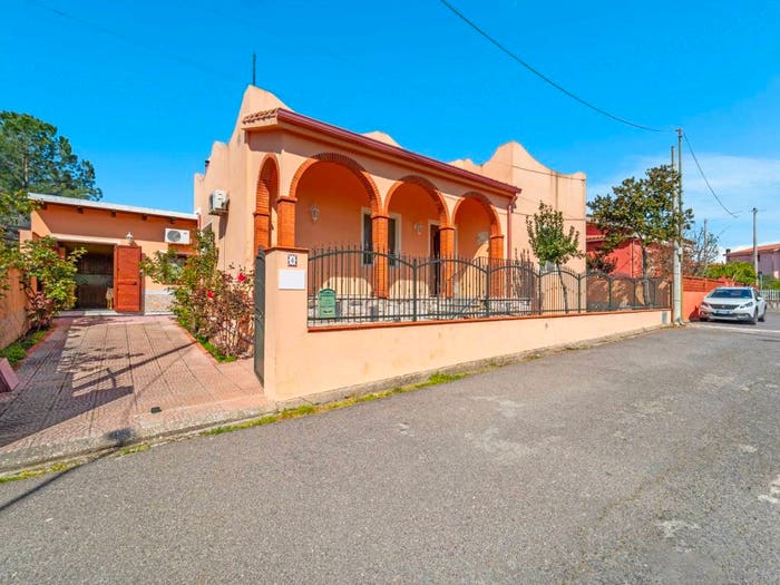 Casa quadrilocale in vendita in Via Milano, Centro, Gonnosnò