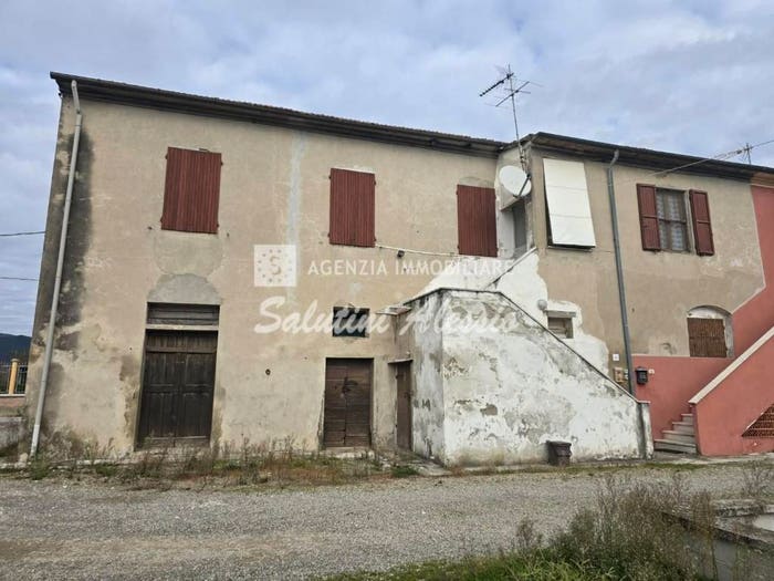 Appartamento quadrilocale in vendita in Via delle Case Bianche, Calcinaia