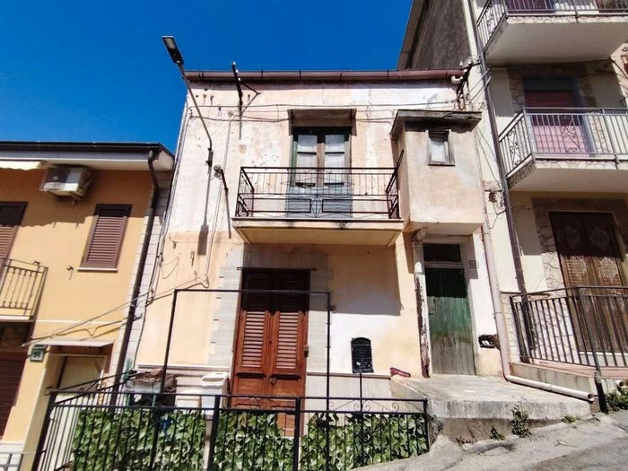 Appartamento trilocale in vendita in Via Vincenzo Bellini No Number, Montelepre