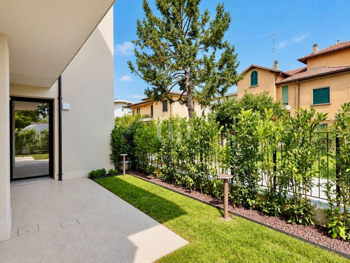 Appartamento quadrilocale in vendita in Via Bardolino, Desenzano Centro, Desenzano del Garda