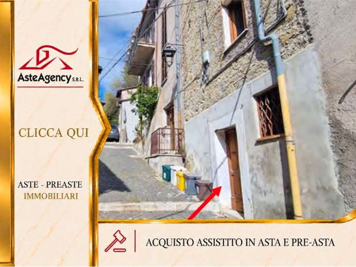 Casa trilocale in vendita in Via Carlo Scarcella, Centro, Carsoli