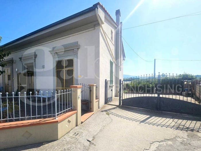 Casa con 6 locali in vendita in Lazzeretto, Cerreto Guidi