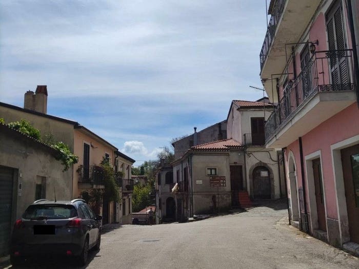 Casa quadrilocale in vendita in Via Guglielmo Marconi, Centro, Trecchina