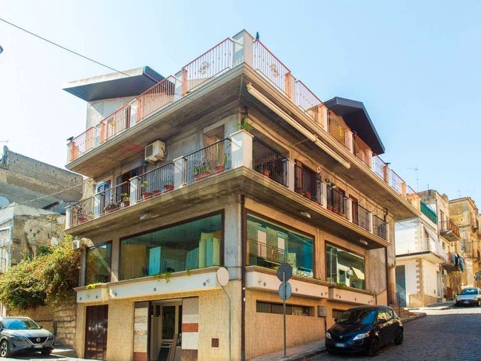 Casa con 6 locali in vendita in VIA SS CROCIFISSO, Centro, Ramacca