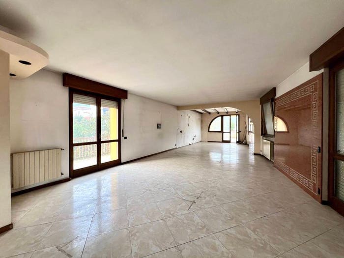 Appartamento con 5 locali in vendita in Via Roggia Serio, Centro, Nembro
