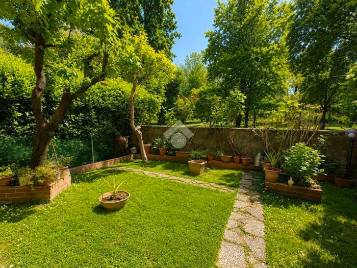 Appartamento quadrilocale in vendita in Via Vincenzo Attimo, Centro, Bollate