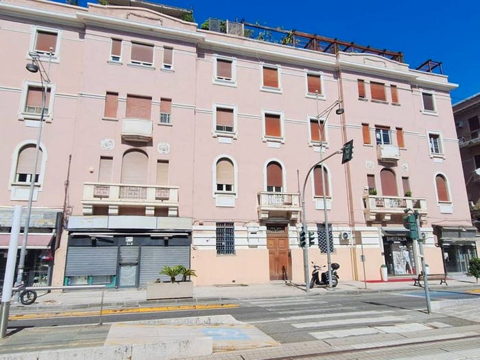 Appartamento con 6 locali in vendita in Viale San Martino, San Martino, Messina