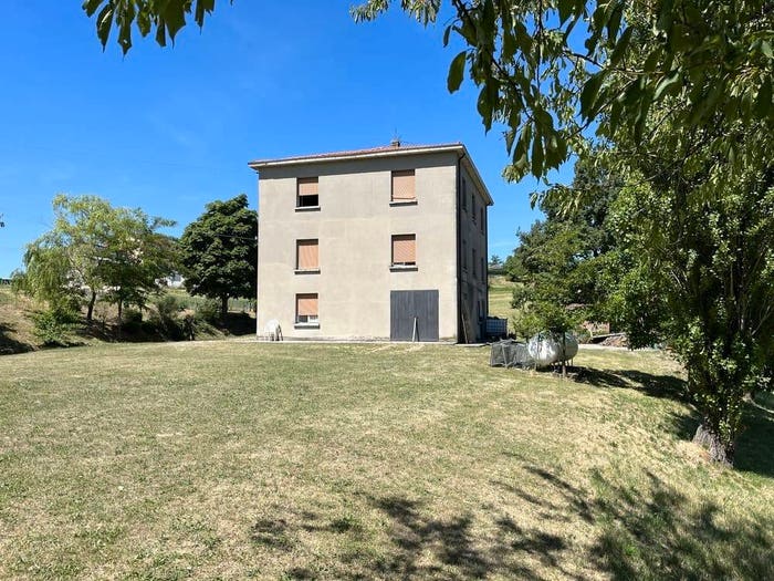 Casa con 6 locali in vendita in Strada Provinciale di SalsomaggioreBardi, Pellegrino Parmense
