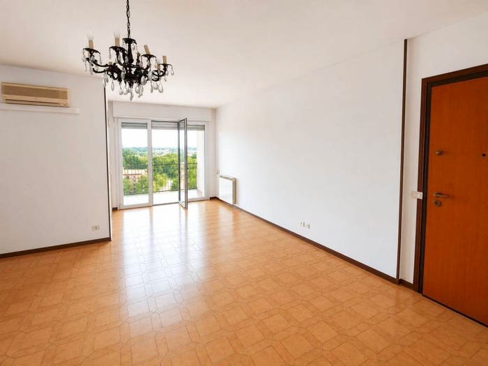 Appartamento quadrilocale in vendita in via Pavia, Sant'Agnese Università, Modena