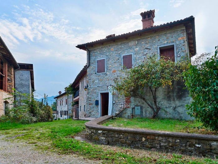Casa in vendita in Viano