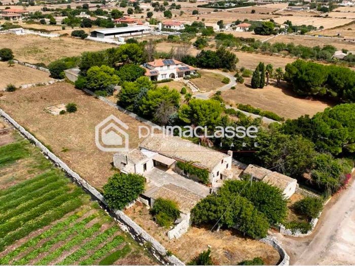 Casa con 6 locali in vendita in Modica Sorda, Modica
