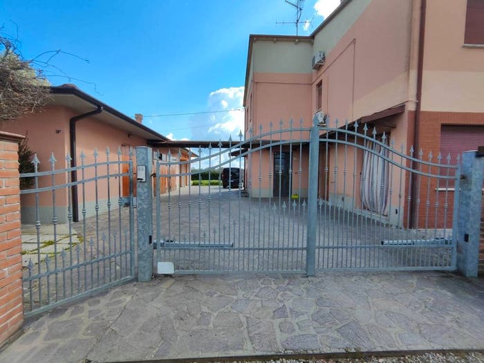 Casa con 6 locali in vendita in Via Maestra GrandeRenazzo, Renazzo, Cento