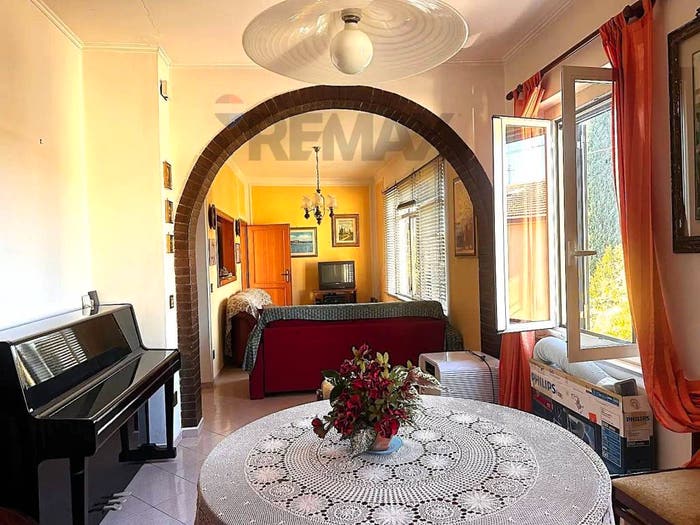 Casa con 6 locali in vendita in Centro, Bevagna