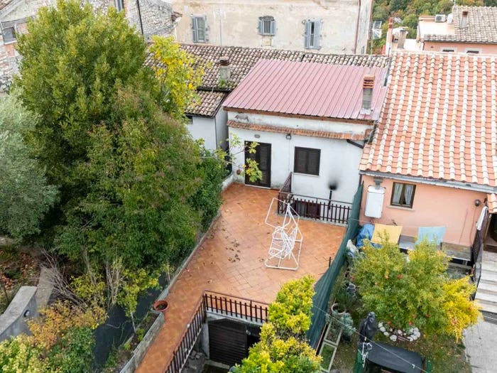 Appartamento trilocale in vendita in Strada Statale Licinese, Centro, Poggio Moiano
