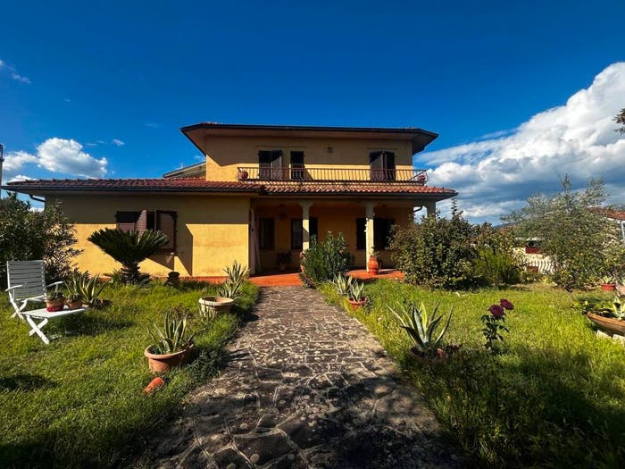 Casa con 6 locali in vendita in Poggiolino, Figline e Incisa Valdarno