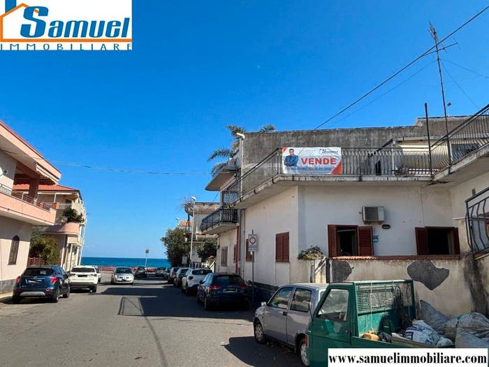 Casa quadrilocale in vendita in Via Simone Grasso, Riposto