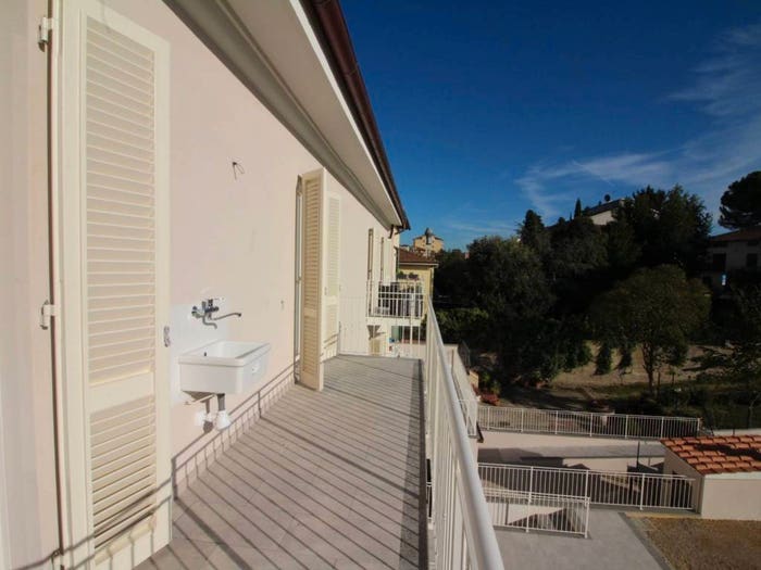 Appartamento con 6 locali in affitto in Piazza del Popolo, Centro, Montespertoli