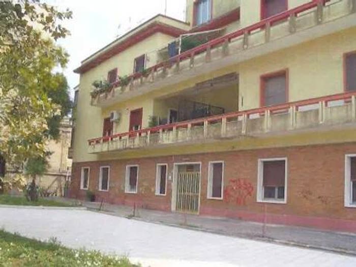 Appartamento quadrilocale in vendita in Piazza Francesco Crispi, Centro Storico, Brindisi