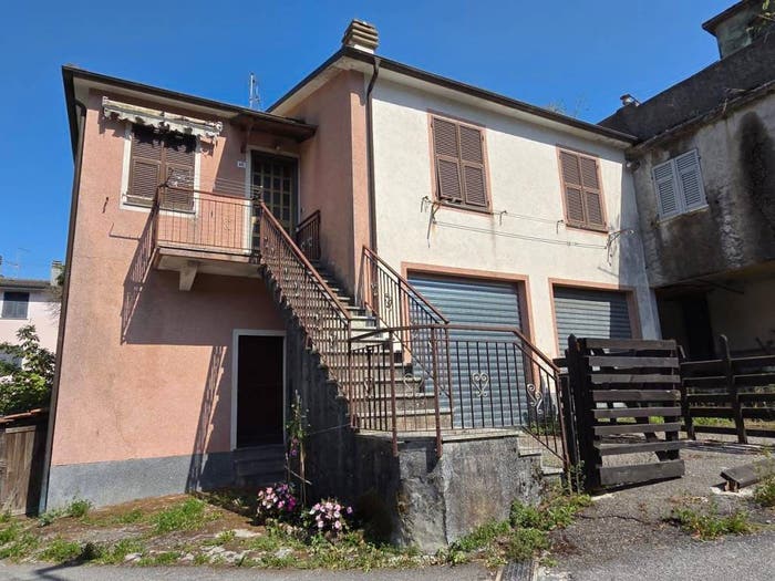 Casa bilocale in vendita in Frazione Lagomarsino, Lagomarsino, Lumarzo