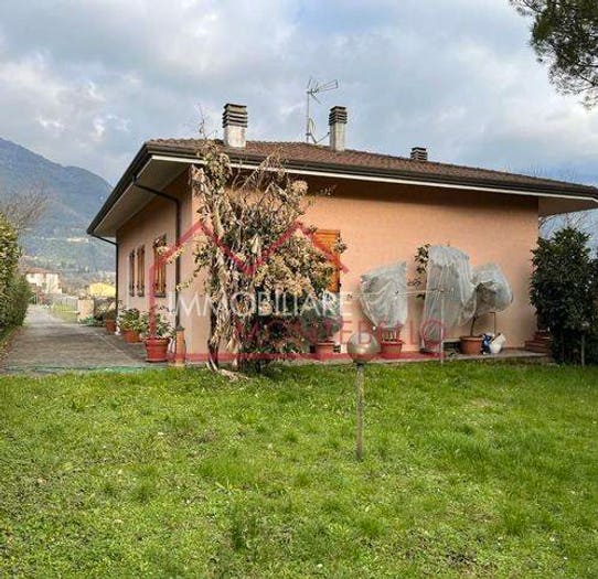 Casa con 6 locali in vendita in Via Montebello, Camaiore Paese, Camaiore