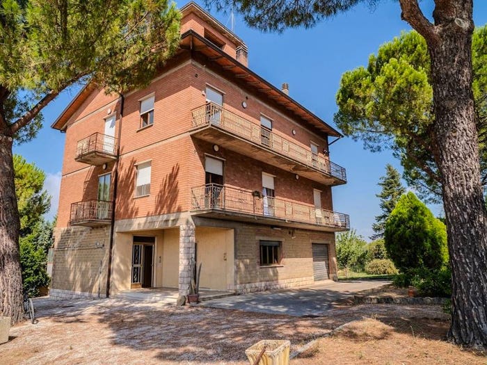 Casa con 6 locali in vendita in Via NovembreCerquieto, Marsciano