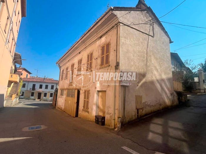 Casa trilocale in vendita in Salita Torre, Centro, Masio