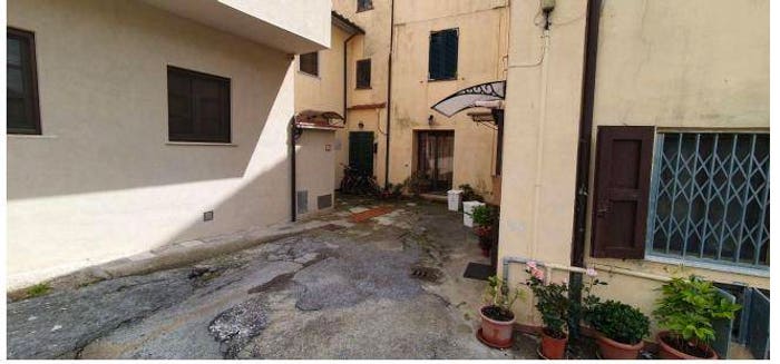 Appartamento con 6 locali in vendita in Via di Villa, Centro, Vicopisano