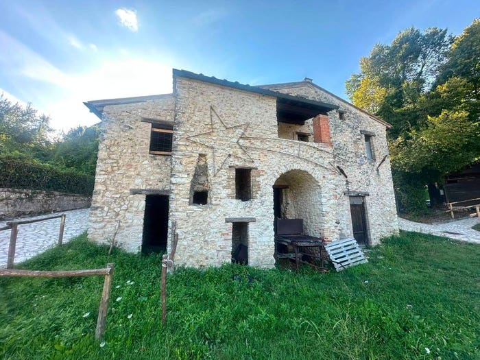 Casa con 6 locali in vendita in Via Principe di Piemonte, Centro, Colli sul Velino