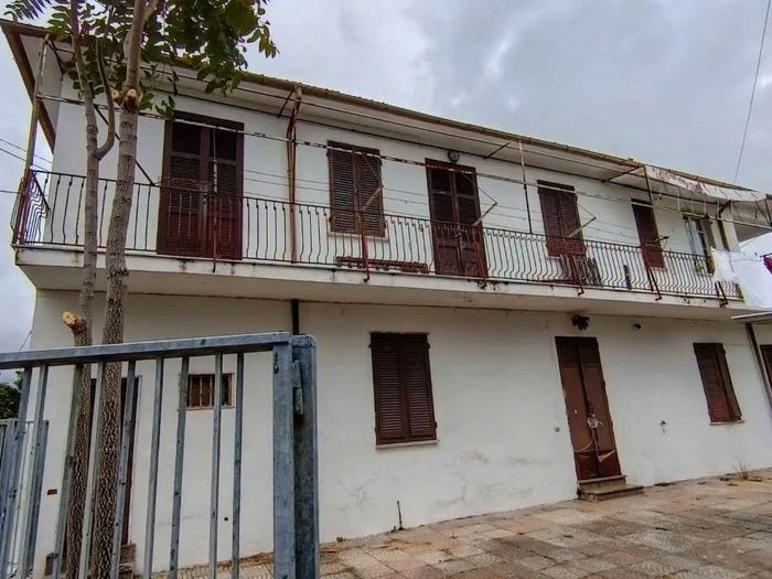 Casa con 6 locali in vendita in Via Ricortola, Zona Industriale, Massa
