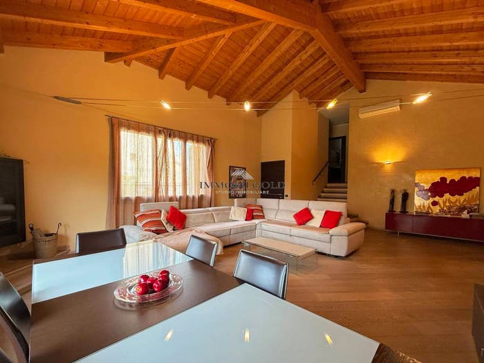 Casa con 5 locali in vendita in Via Pablo Picasso, Abbiategrasso