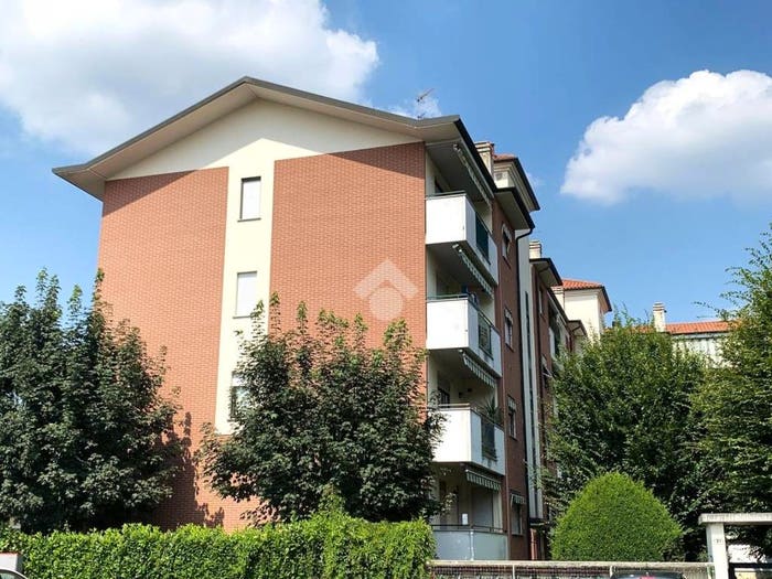 Appartamento trilocale in vendita in Via Olona, Sciarè, Gallarate