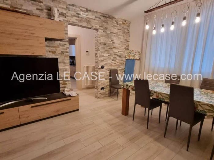 Casa quadrilocale in vendita in Vittoria Apuana, Forte dei Marmi