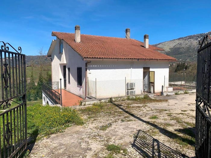 Casa con 6 locali in vendita in Contrada Colle Rosa, Paliano