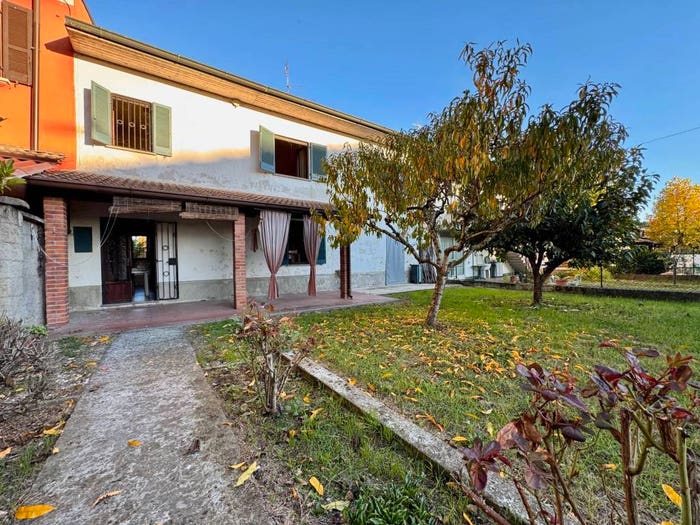 Casa quadrilocale in vendita in Via Cucchiani, Alberone, Chignolo Po