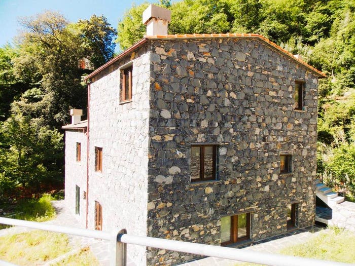 Casa con 6 locali in vendita in Via Banchi, Avegno Chiesa, Avegno