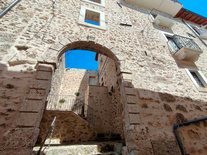 Appartamento bilocale in vendita in Centro, Calascio
