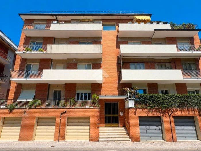 Appartamento quadrilocale in vendita in Via Friuli, Adriatico, Ancona