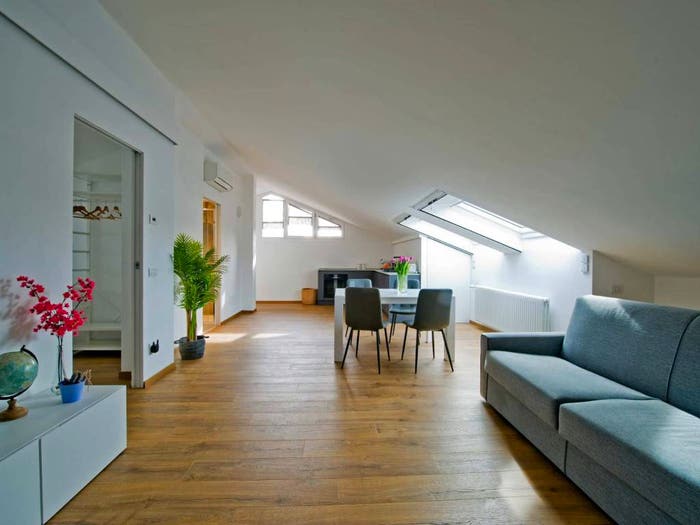 Appartamento bilocale in affitto in Via Zezio, Borghi, Como