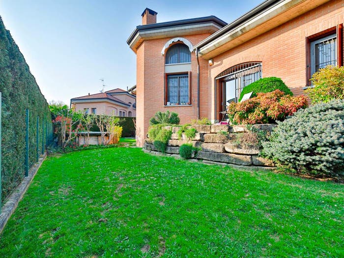 Casa con 5 locali in vendita in Via Pietro Maroncelli, Bernareggio