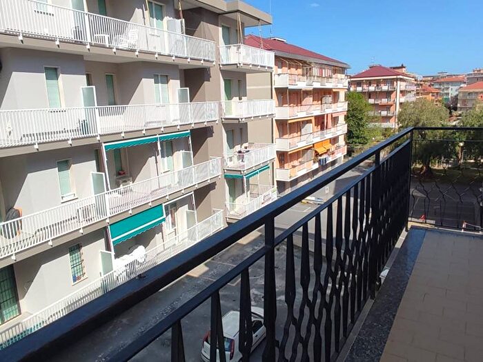 Appartamento bilocale in vendita in Borghetto Santo Spirito